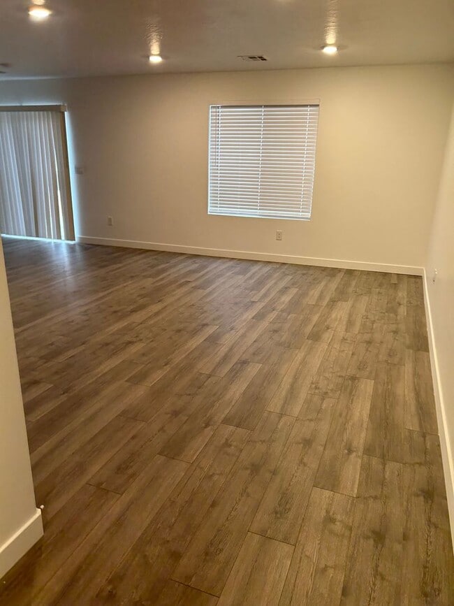 Building Photo - 376 W 2025 N