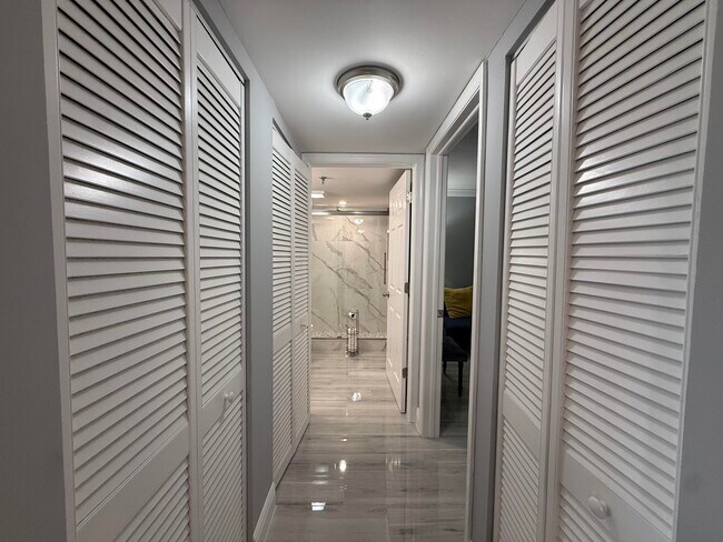 Building Photo - 14575 Bonaire Blvd