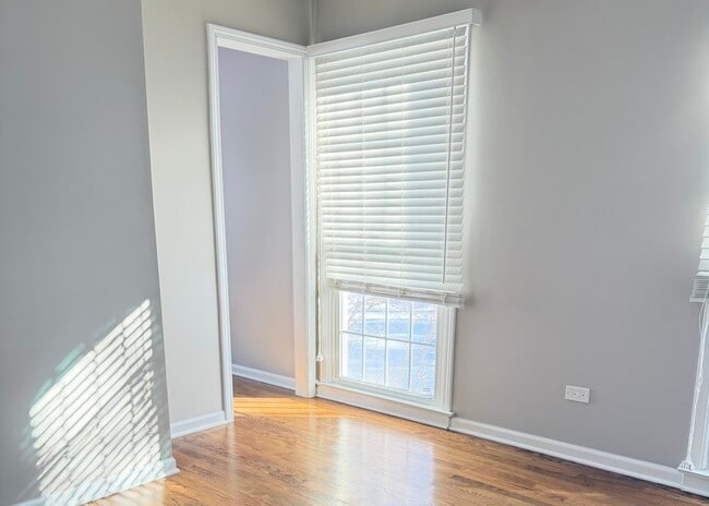 Building Photo - 145 Pine Tree Ln