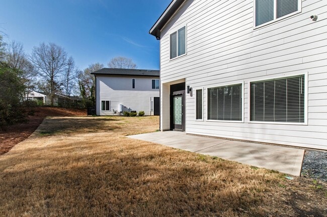 Building Photo - Modern 3BR Townhome in Millbank Village!