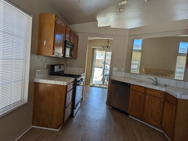 Building Photo - 3734 Hickory Ct