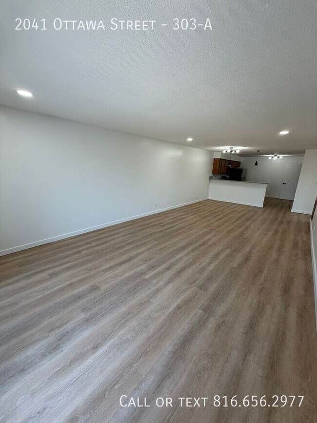 Building Photo - 2041 Ottawa St