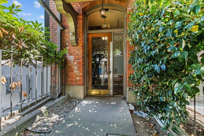 Building Photo - 1406 Harvard Ave