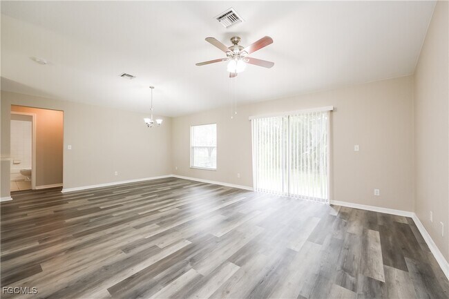 Building Photo - 458 Westdale Ave