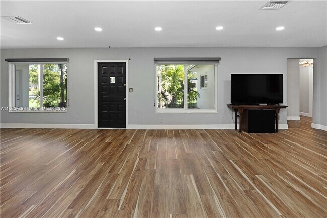 Building Photo - 1338 Jackson St