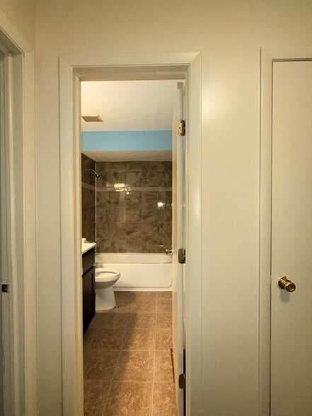 Building Photo - 1979 Baldwin Rd