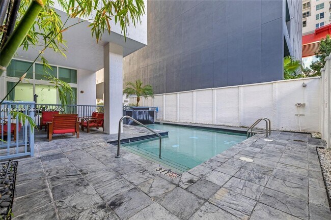 Building Photo - 234 NE 3rd St