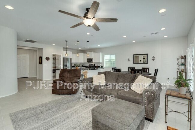 Building Photo - 3602 N Barrington Dr