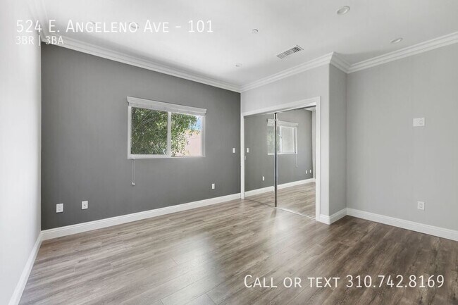Building Photo - 524 E Angeleno Ave