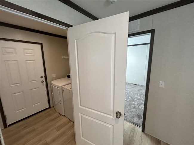 Building Photo - 20 Grant St