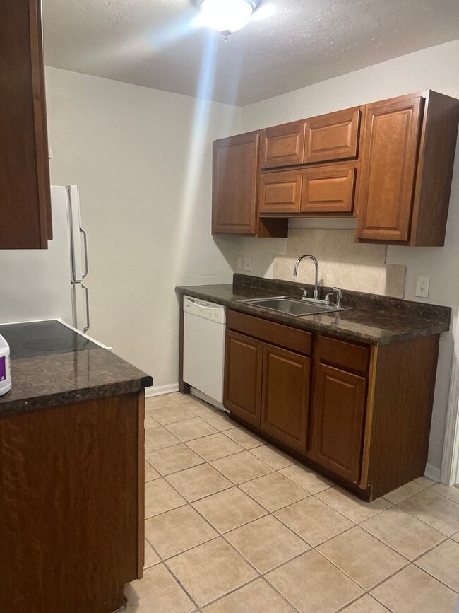 Building Photo - 2510 Mar Ct