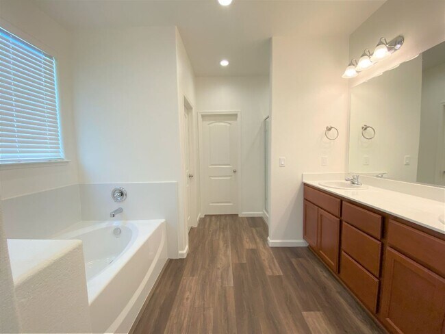 Building Photo - 4422 Andrea Dr