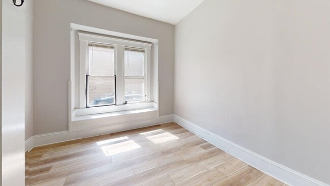 Building Photo - 800 E 157th St