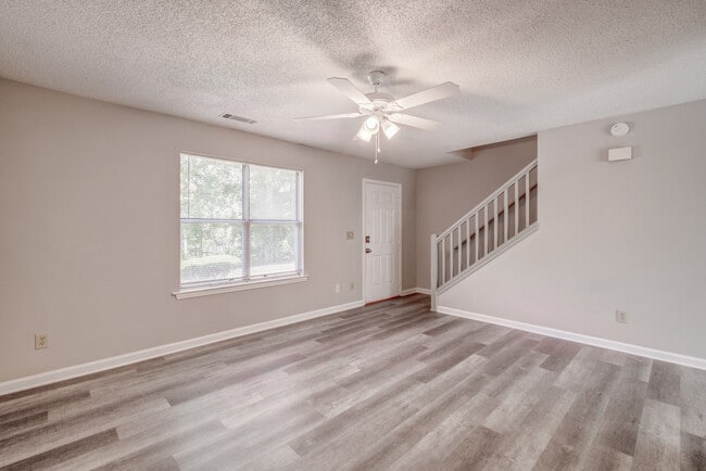 Building Photo - 4084 Hidden Hollow Dr