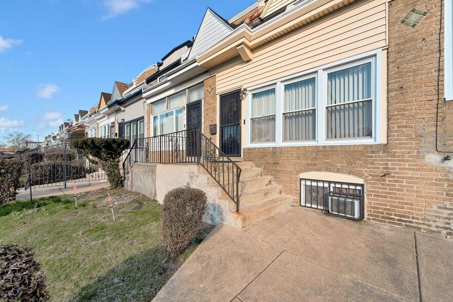 Building Photo - 5005 N 9th St