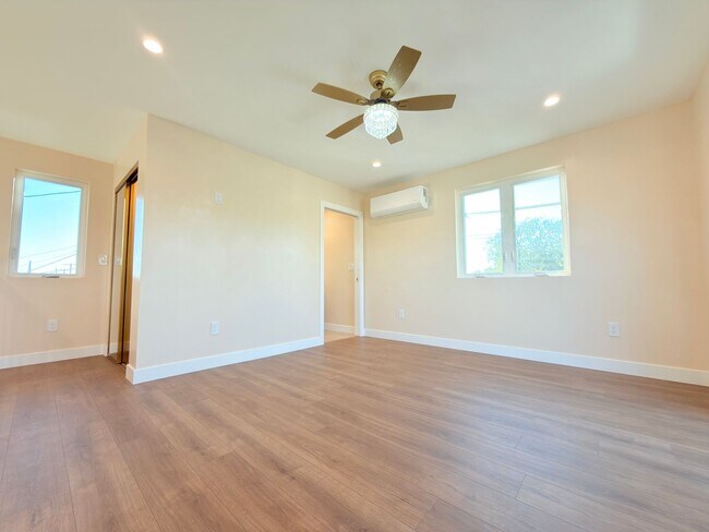 Building Photo - 11554 Arminta St