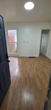 Building Photo - 2920 Parkwood Ave