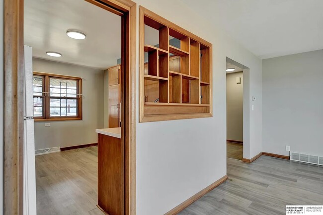 Building Photo - 4620 Van Dorn St