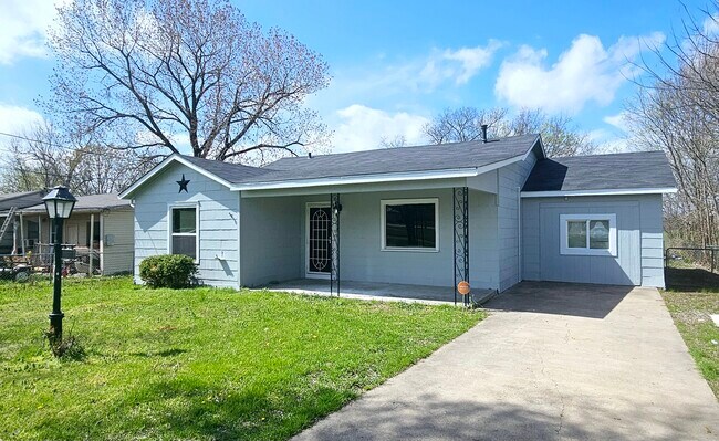 Building Photo - 1409 Wolfe City Dr