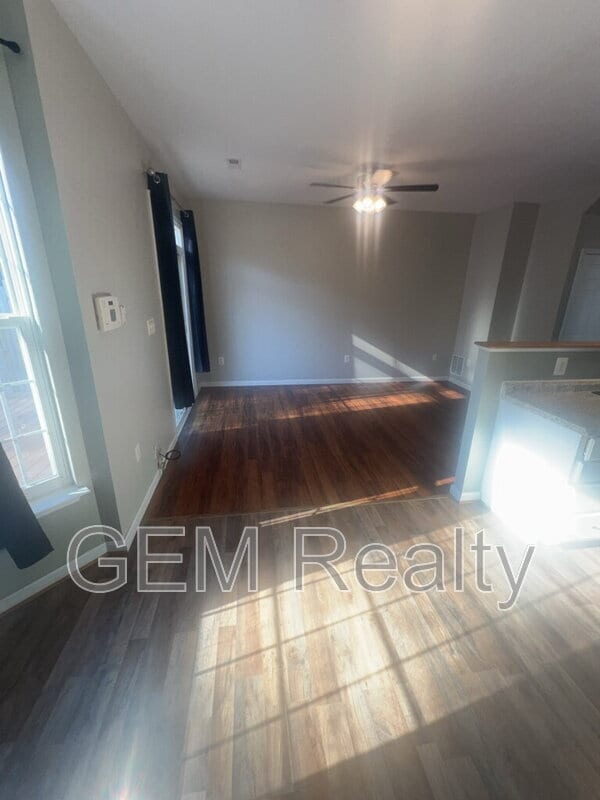 Building Photo - 5218 Drakes Ct