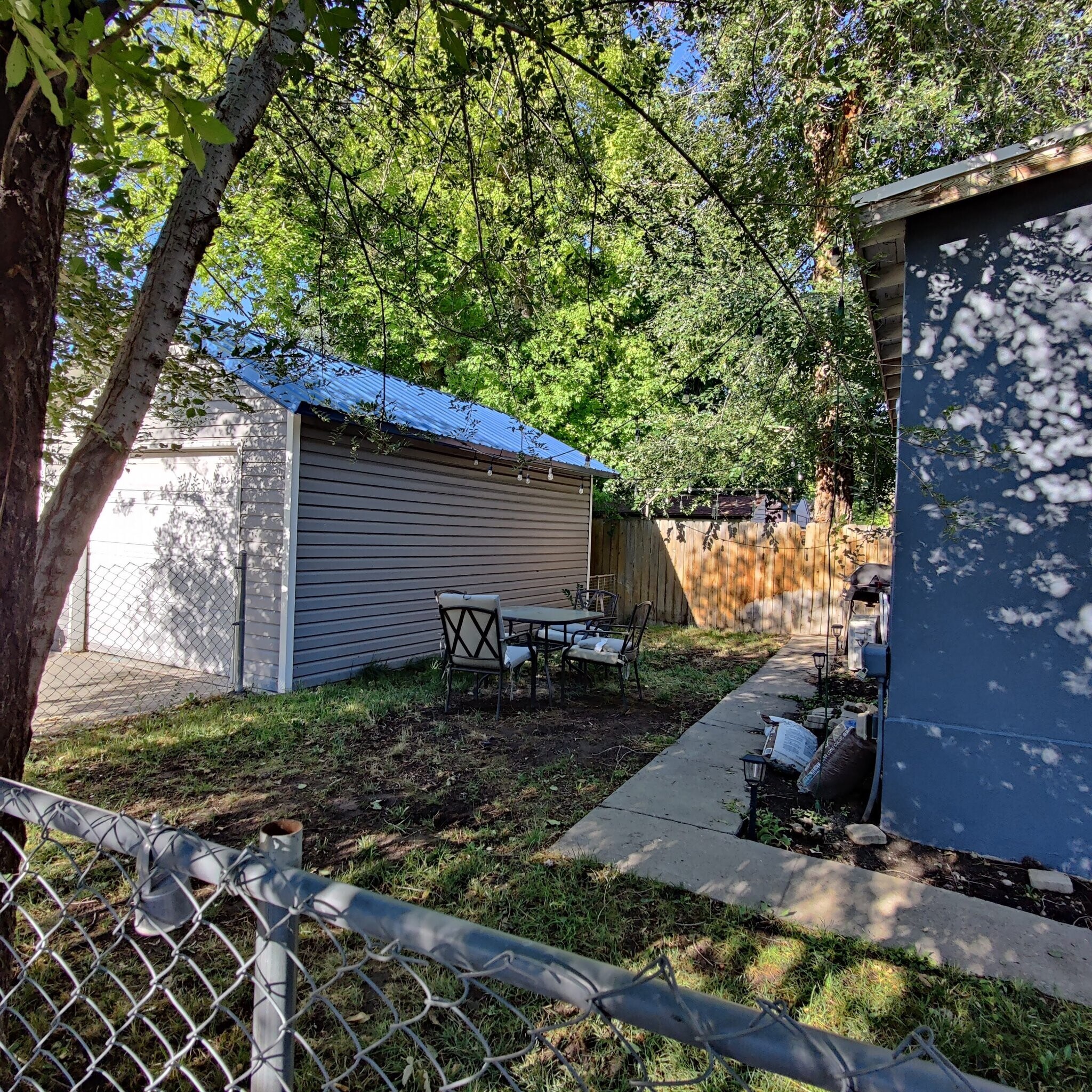Building Photo - 380 E 800 S