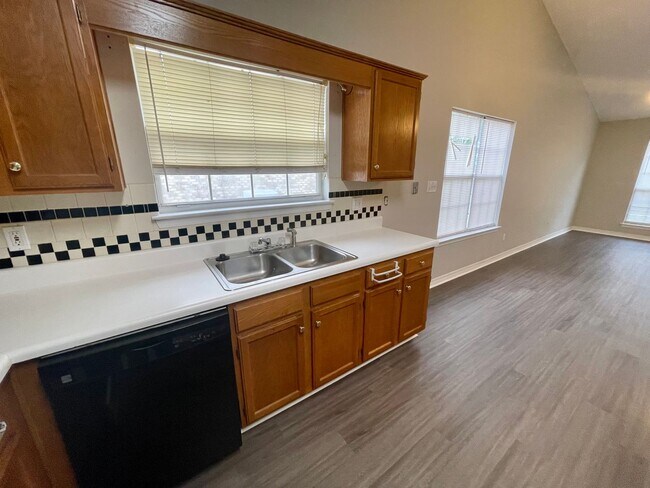 Building Photo - SPRING LAKE GATED COMMUNITY