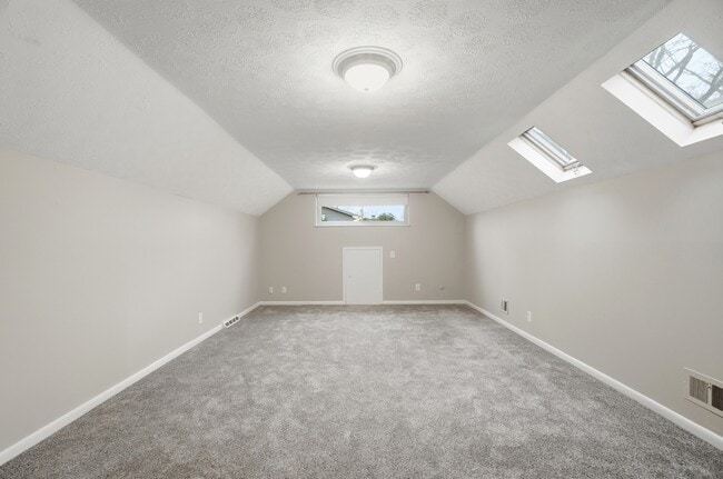 Building Photo - 2481 E Rahn Rd