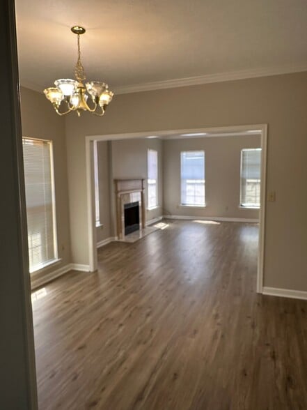 Building Photo - 2009 Station Ct