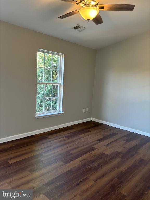 Building Photo - 802 Pendleton Ln