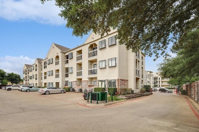 Building Photo - 4800 W Lovers Ln