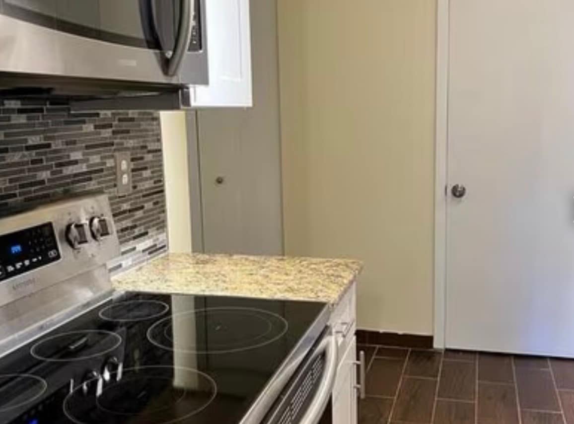 Building Photo - 306A Kelly Cv