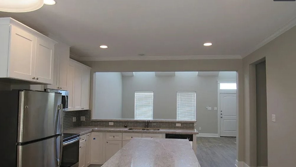 Building Photo - 122 Waverly Dr