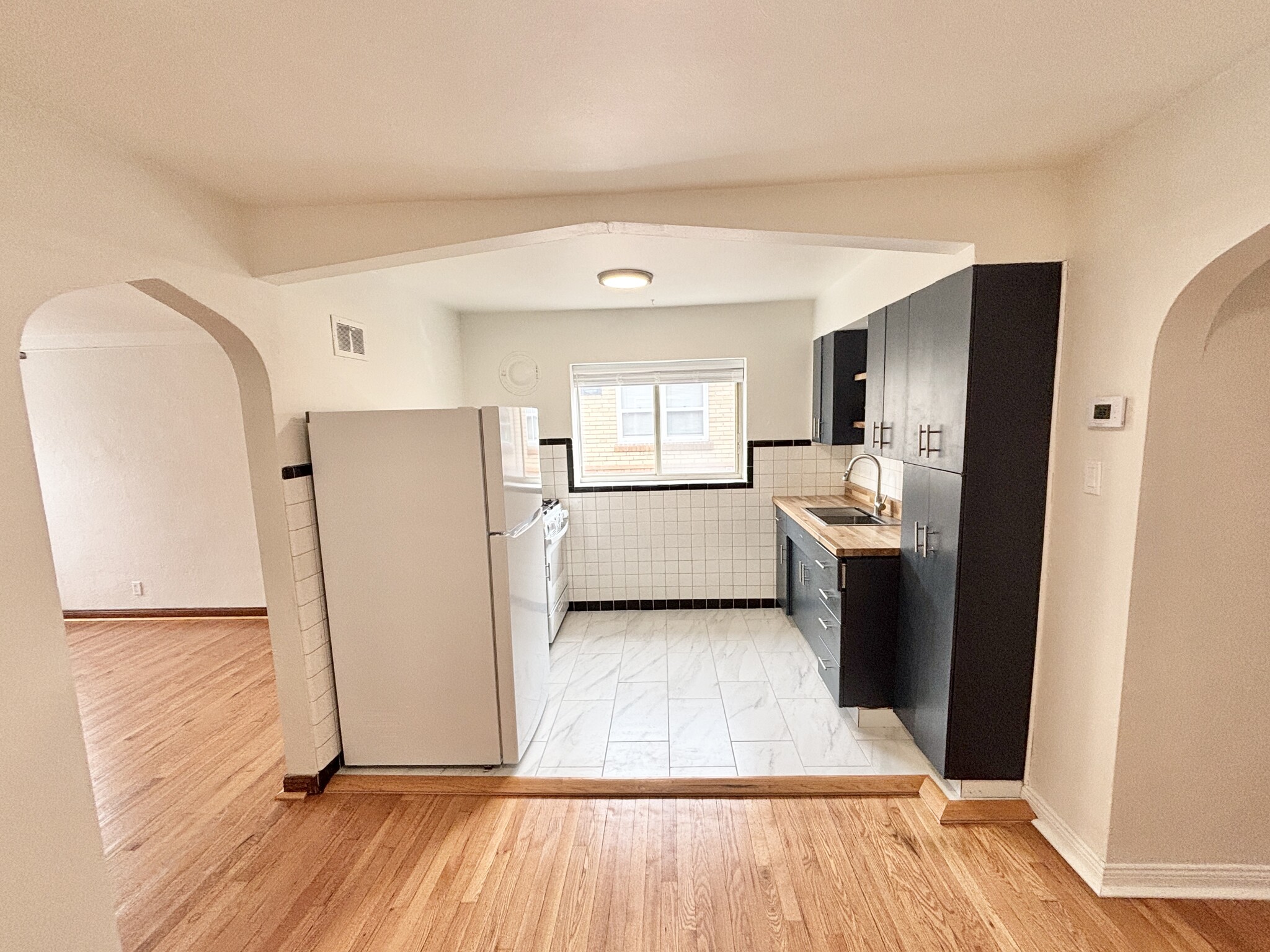 Kitchen from Breakfast Nook - 5070 Oleatha Ave