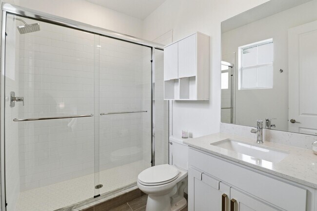 Building Photo - 655 Hookline Cir