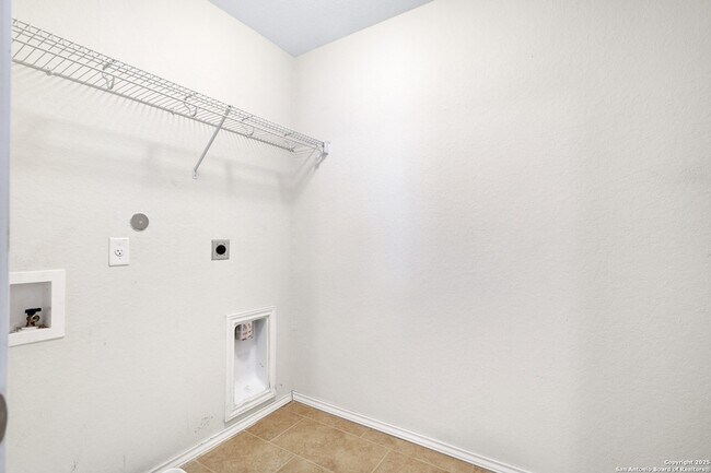 Building Photo - 1626 Desert Candle