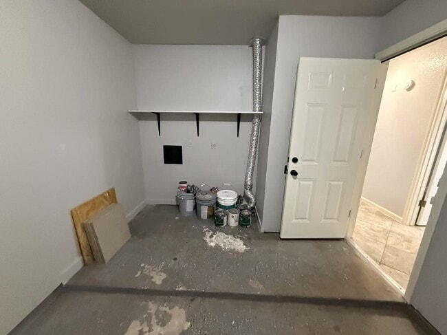 Building Photo - 5719 Lycomb Dr