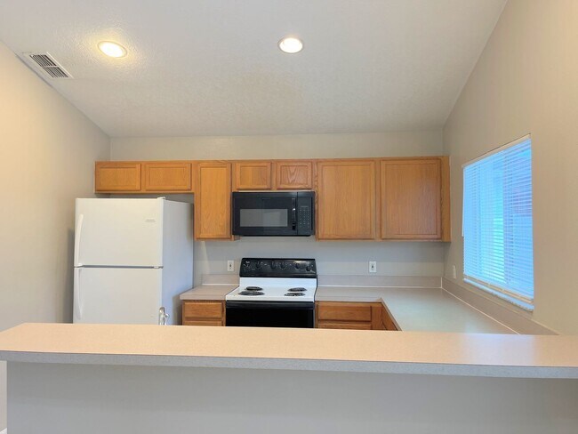 Building Photo - 509 Hillcrest Dr