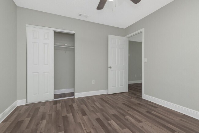 Building Photo - Fully Renovated 3BR/2BA Rental in Bradenton, FL — $1,895/Month, Pest Control, Trash & Lawn Care I...