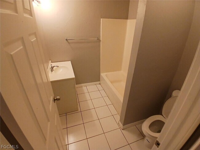 Building Photo - 3516 Dora St