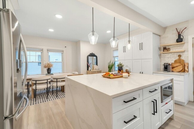 Building Photo - 67 Hillcrest Rd