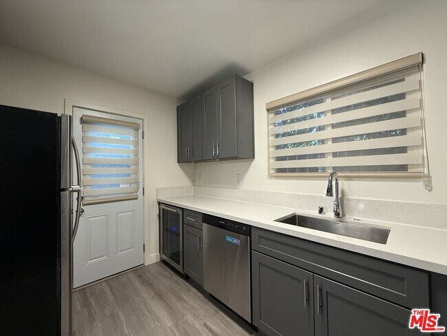 Building Photo - 1760 S Bentley Ave