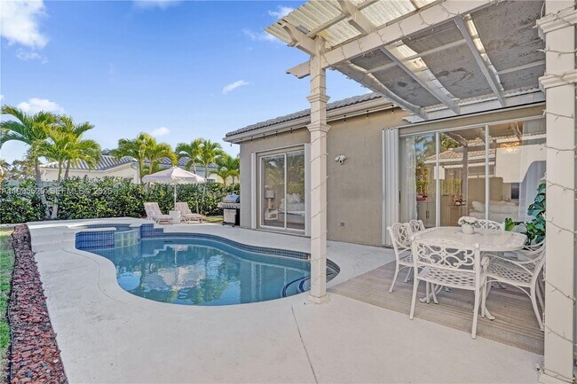 Building Photo - 6928 NW 33rd St