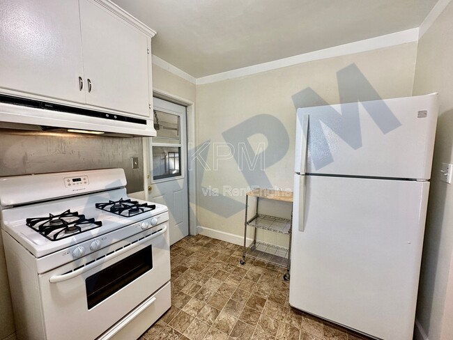 Building Photo - 41 W McKenzie Ave