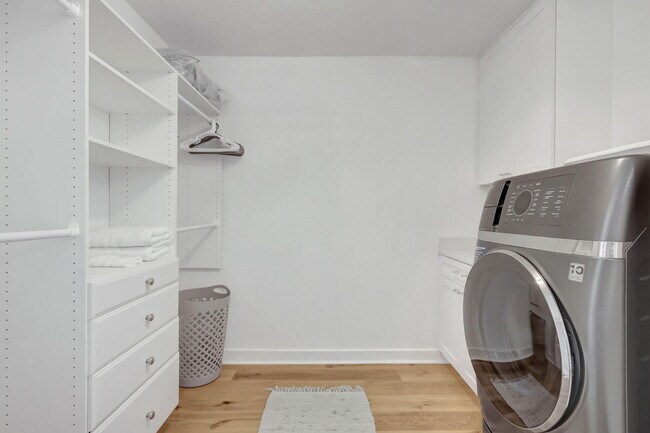 Building Photo - 334 Brackenwood Cir