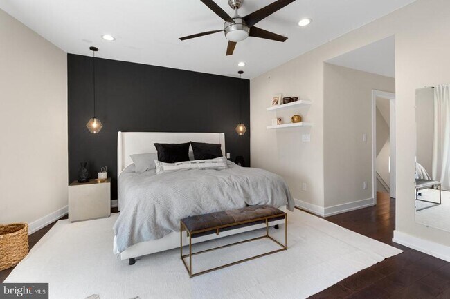 Building Photo - 2707 W Stiles St