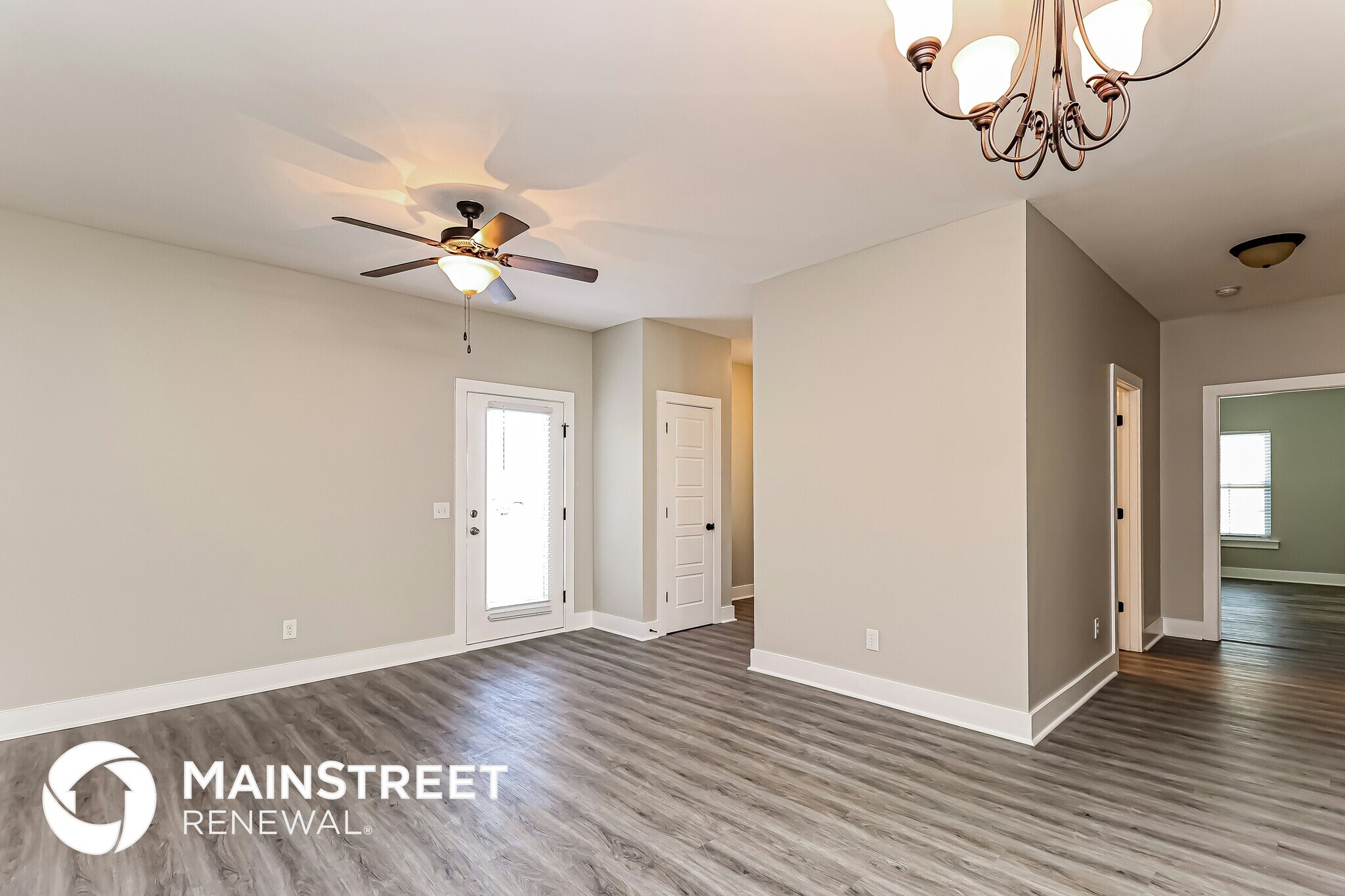 Building Photo - 20450 Castle Ridge Cir