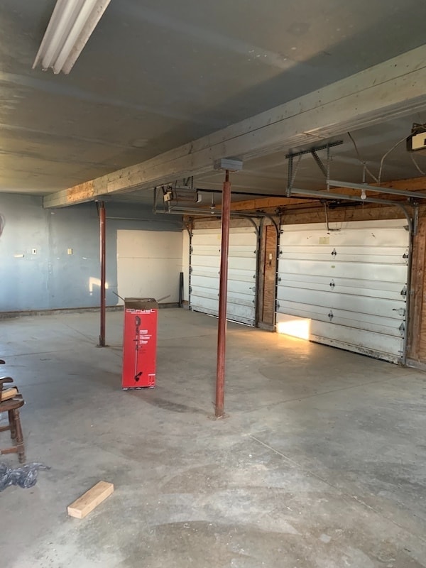 Building Photo - Crestview Schools, large garage & barn on about 2 acres
