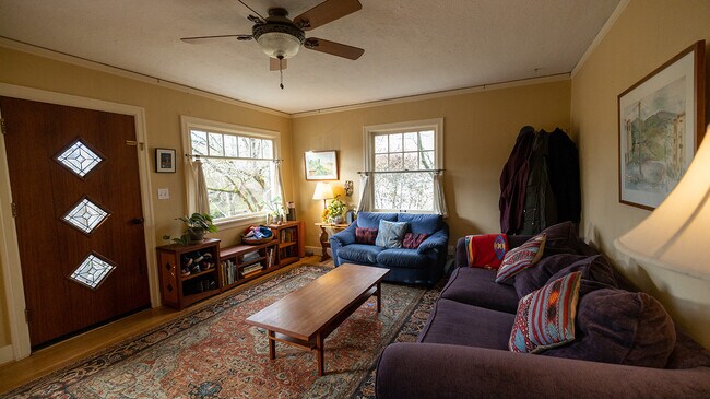 Living Room - 4322 SE 28th Pl