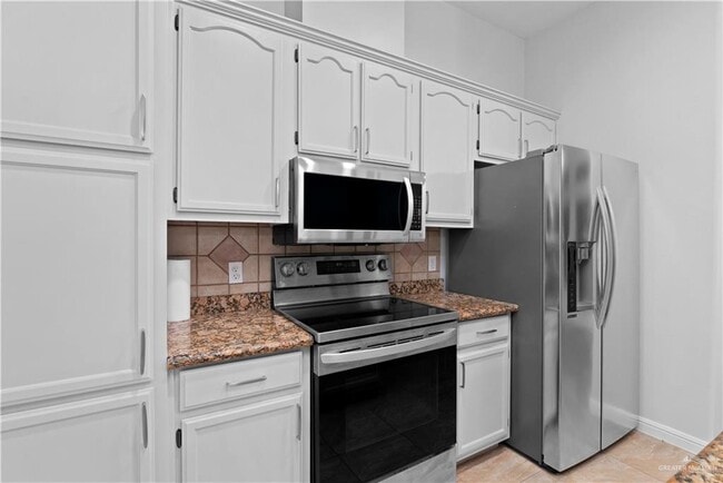 Building Photo - 31 Midlands Cir