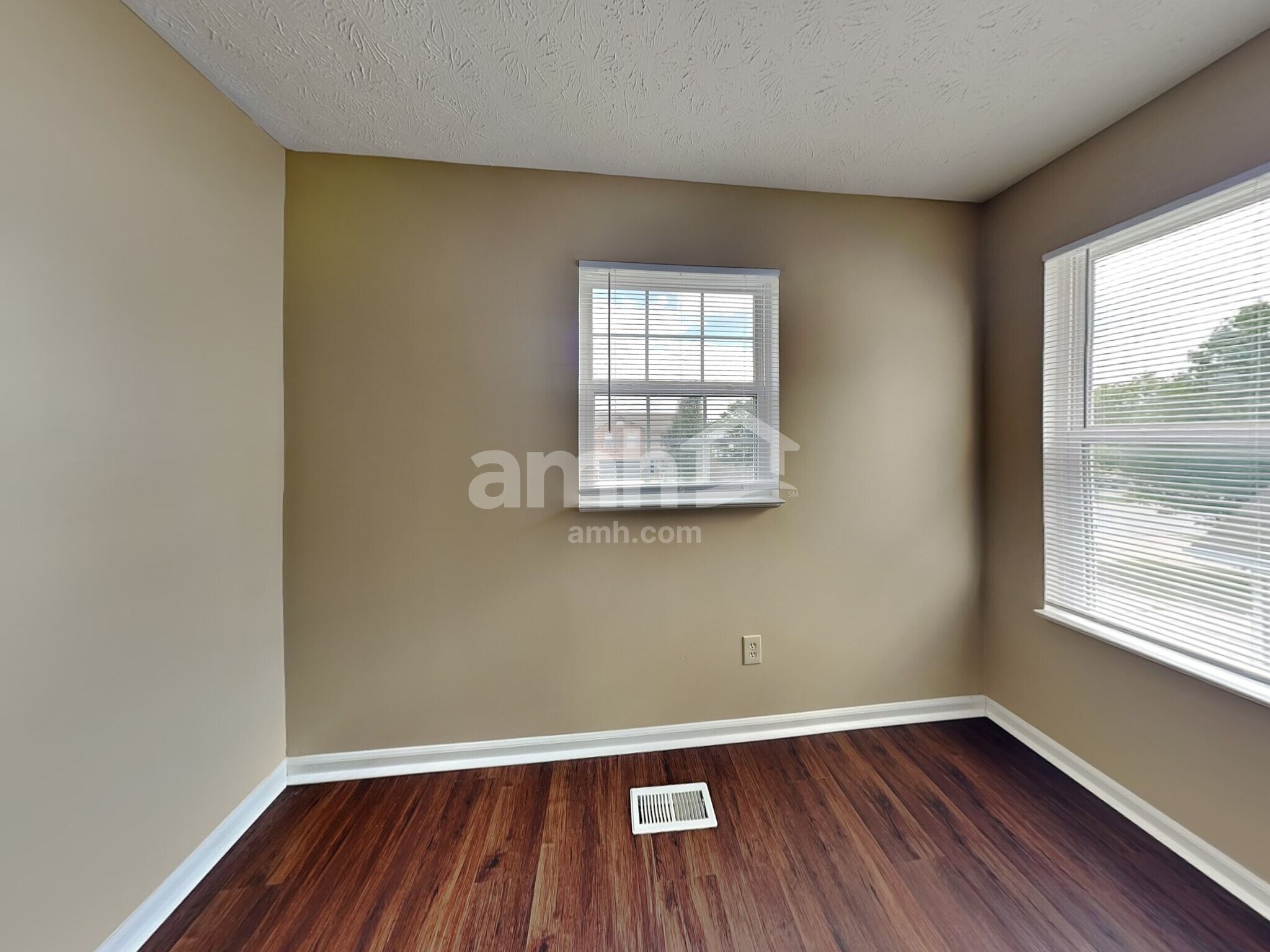 Building Photo - 5824 Twin River Ln